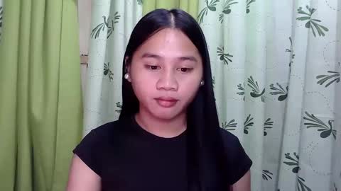 Snapshot of petite_trish chatting on February 4, 2025, 10:00 am trish online show from February 4, 2025, 10:00 am
