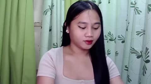 Snapshot of petite_trish chatting on February 4, 2025, 11:06 pm trish online show from February 4, 2025, 11:06 pm