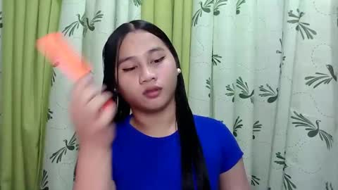 Snapshot of petite_trish chatting on February 5, 2025, 2:08 am trish online show from February 5, 2025, 2:08 am