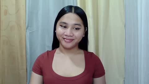 Snapshot of petite_trish chatting on February 9, 2025, 11:04 pm trish online show from February 9, 2025, 11:04 pm