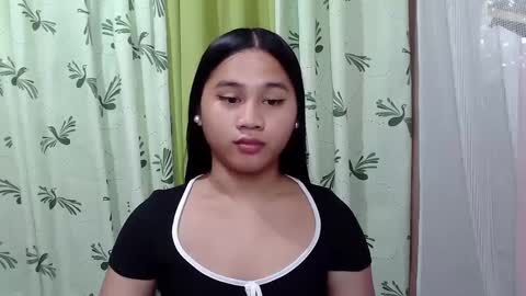 Snapshot of petite_trish chatting on February 12, 2025, 1:41 am trish online show from February 12, 2025, 1:41 am