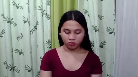 Snapshot of petite_trish chatting on February 14, 2025, 5:19 am trish online show from February 14, 2025, 5:19 am