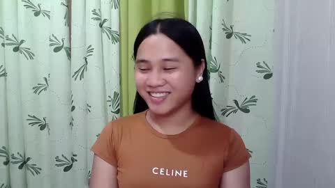 Snapshot of petite_trish chatting on February 15, 2025, 2:04 am trish online show from February 15, 2025, 2:04 am