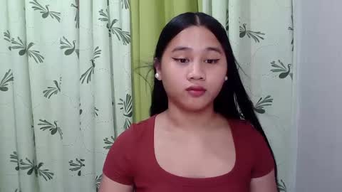 Snapshot of petite_trish chatting on February 15, 2025, 11:17 am trish online show from February 15, 2025, 11:17 am