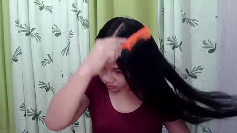 Snapshot of petite_trish chatting on February 19, 2025, 12:35 am trish online show from February 19, 2025, 12:35 am