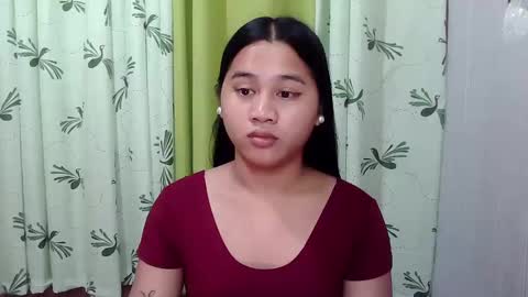 Snapshot of petite_trish chatting on February 19, 2025, 10:23 am trish online show from February 19, 2025, 10:23 am