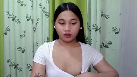 Snapshot of petite_trish chatting on February 20, 2025, 6:06 am trish online show from February 20, 2025, 6:06 am