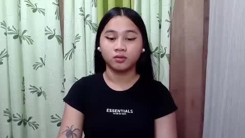 Snapshot of petite_trish chatting on February 23, 2025, 5:56 am trish online show from February 23, 2025, 5:56 am