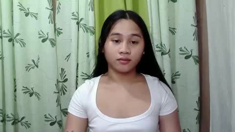 Snapshot of petite_trish chatting on February 24, 2025, 10:37 am trish online show from February 24, 2025, 10:37 am