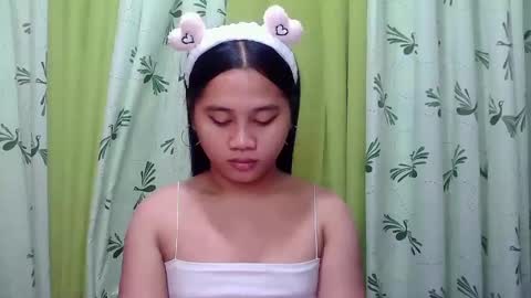 Snapshot of petite_trish chatting on February 26, 2025, 11:26 pm trish online show from February 26, 2025, 11:26 pm
