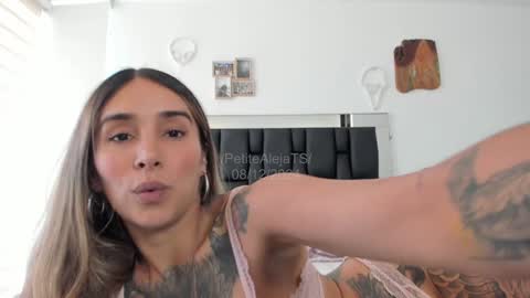 Snapshot of petitealejats chatting on December 8, 2024, 2:41 pm PetiteAlejaTs online show from December 8, 2024, 2:41 pm