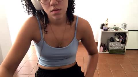 Snapshot of petitecurlybrunette chatting on April 3, 2026, 2:48 pm Mlian online show from April 3, 2026, 2:48 pm
