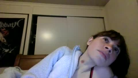 Snapshot of petitedoll30 chatting on December 17, 2024, 1:07 am Petitedoll30 online show from December 17, 2024, 1:07 am