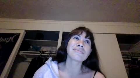 Snapshot of petitedoll30 chatting on February 8, 2025, 4:25 am Petitedoll30 online show from February 8, 2025, 4:25 am