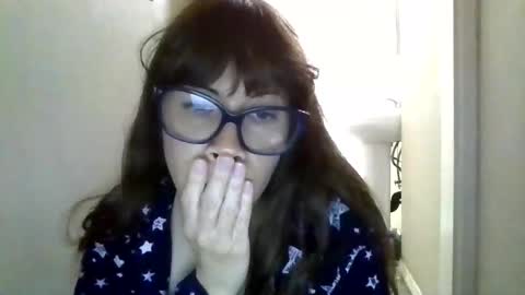 Petitedoll30 online show from May 5, 2026, 11:24 pm
