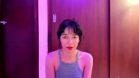 Snapshot of petitee_lunna chatting on March 2, 2025, 2:19 am Lunna online show from March 2, 2025, 2:19 am