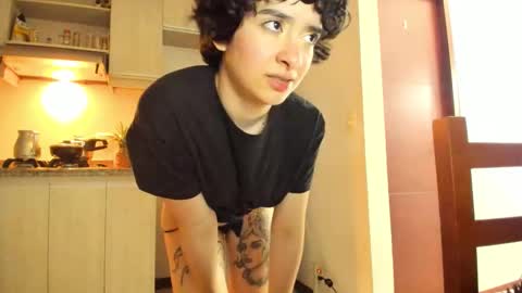 Lunna online show from March 12, 2026, 1:23 am