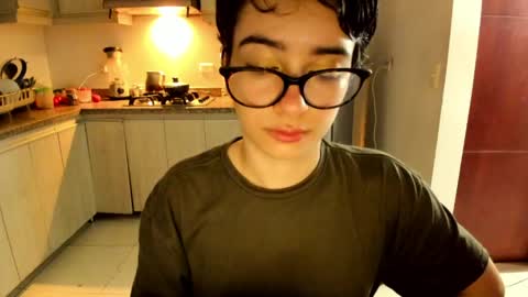 Lunna online show from June 8, 2026, 1:28 am