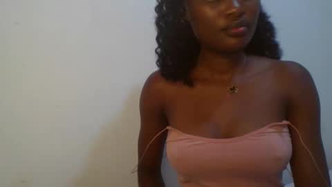 Snapshot of petiteediva chatting on March 24, 2026, 2:38 am diva online show from March 24, 2026, 2:38 am