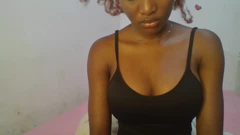 Snapshot of petiteediva chatting on April 25, 2026, 3:20 am diva online show from April 25, 2026, 3:20 am