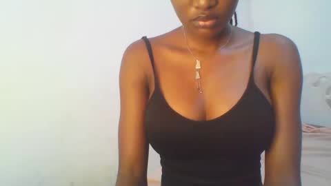 Snapshot of petiteediva chatting on May 3, 2026, 2:28 am diva online show from May 3, 2026, 2:28 am