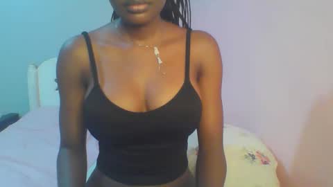 Snapshot of petiteediva chatting on May 9, 2026, 2:39 am diva online show from May 9, 2026, 2:39 am
