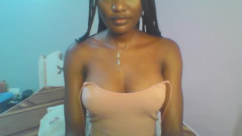 Snapshot of petiteediva chatting on May 13, 2026, 2:42 am diva online show from May 13, 2026, 2:42 am