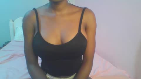 Snapshot of petiteediva chatting on May 22, 2026, 3:06 pm diva online show from May 22, 2026, 3:06 pm