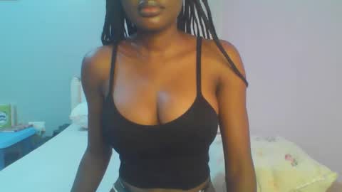 Snapshot of petiteediva chatting on May 24, 2026, 2:38 am diva online show from May 24, 2026, 2:38 am