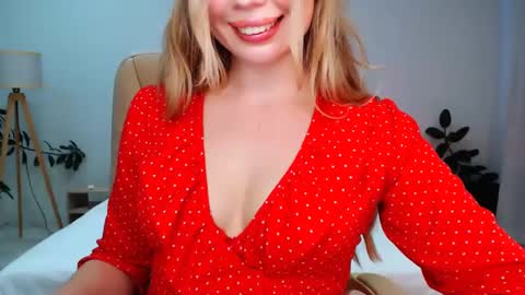 petitefleurx online show from January 1, 2025, 4:18 am