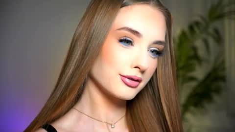 Petitegonwiild online show from March 13, 2026, 5:52 pm