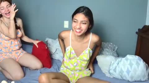 Snapshot of petitestrawberry18 chatting on September 13, 2025, 5:29 am   Tip us  ask our names online show from September 13, 2025, 5:29 am
