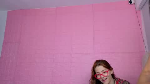Snapshot of petitestrawberry18 chatting on September 25, 2025, 5:00 am   Tip us  ask our names online show from September 25, 2025, 5:00 am