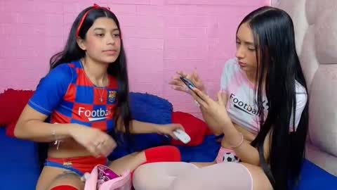 Snapshot of petitestrawberry18 chatting on October 17, 2025, 5:37 pm   Tip us  ask our names online show from October 17, 2025, 5:37 pm