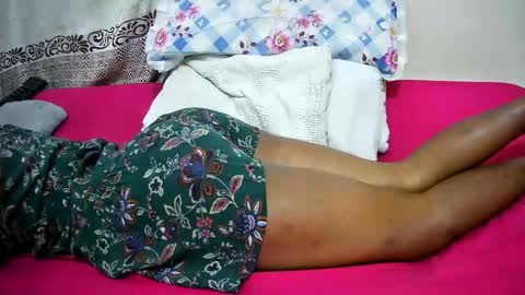 Snapshot of petitetasha chatting on October 17, 2025, 6:10 pm petitetasha online show from October 17, 2025, 6:10 pm