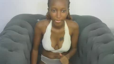 petitpearl online show from January 17, 2025, 6:02 pm