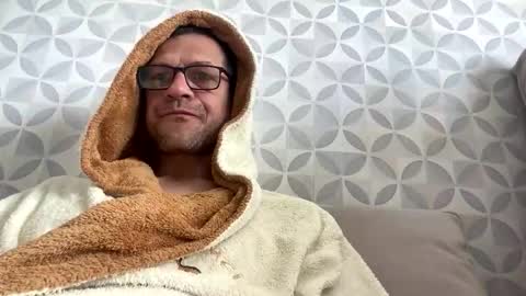 petrovichxxx81 online show from May 22, 2026, 6:53 am