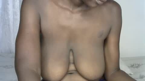 pettite_cora1 online show from November 19, 2025, 5:46 pm