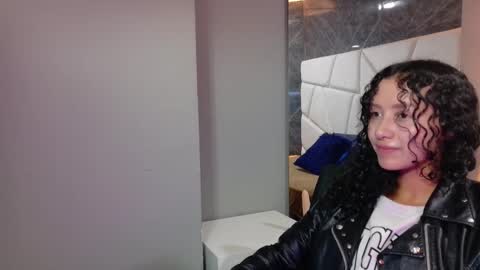 Moon  online show from November 14, 2025, 11:09 am