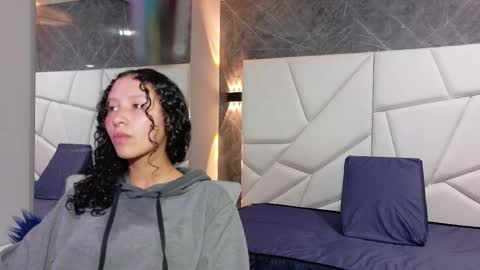 Moon  online show from November 21, 2025, 11:09 am