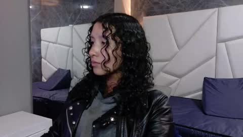 Moon  online show from December 2, 2025, 11:37 am