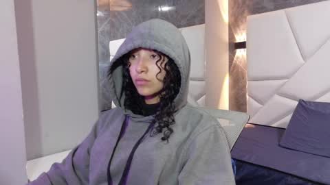 Moon  online show from December 20, 2025, 3:41 pm