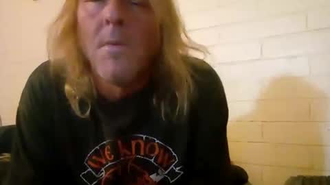 Snapshot of pevinu chatting on September 28, 2025, 1:55 am Hugh Pervert online show from September 28, 2025, 1:55 am