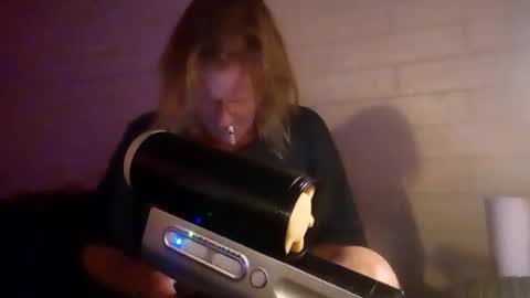 Snapshot of pevinu chatting on October 27, 2025, 7:01 am Hugh Pervert online show from October 27, 2025, 7:01 am