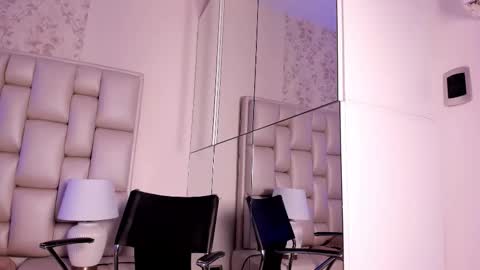 Snapshot of peyton_louise chatting on October 29, 2025, 11:45 am Peyton online show from October 29, 2025, 11:45 am