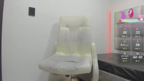 peyton_wat online show from September 12, 2025, 11:54 am