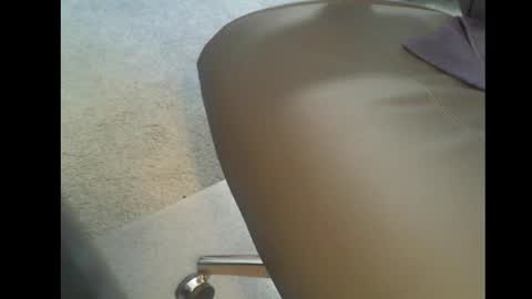 Snapshot of pg19531107 chatting on November 17, 2025, 3:18 pm Paul online show from November 17, 2025, 3:18 pm