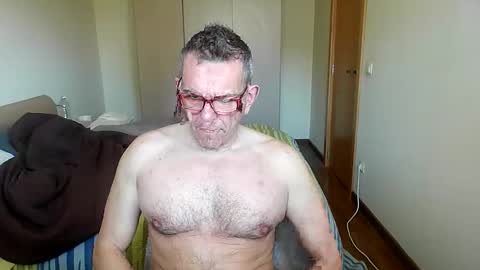 Snapshot of pg19clp4191zm chatting on March 16, 2026, 2:32 pm Alex online show from March 16, 2026, 2:32 pm