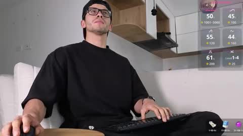 phantom_bigger1 online show from October 12, 2025, 3:33 pm