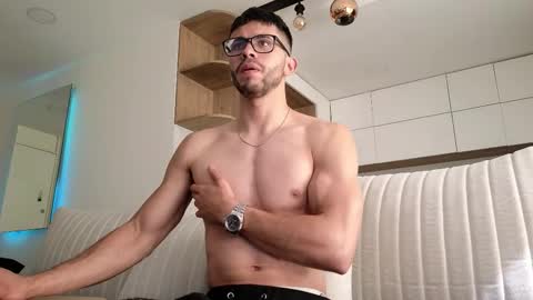 phantom_bigger1 online show from November 11, 2025, 1:44 pm